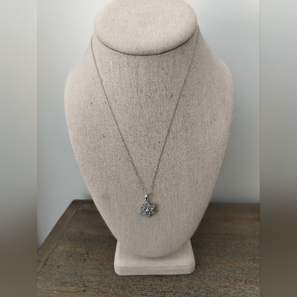10K Gold White Necklace W/10K White Gold Pendant